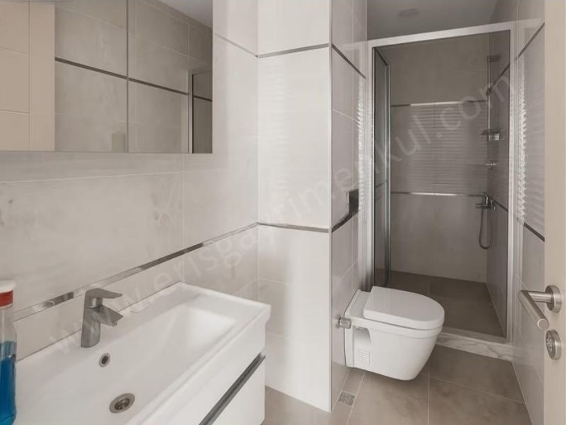 İSTANBUL KADIKÖY SAHRAYICEDİD,YENİ BİNADA 219 M2 4+1 (4 BANYO) SATILIK LÜKS DAİRE