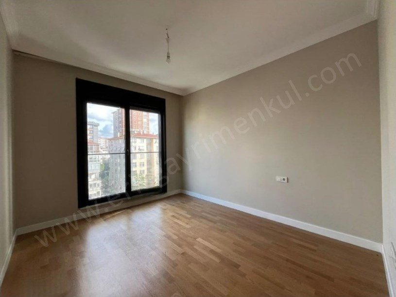 İSTANBUL KADIKÖY Suadiyede Bağdat Cd Komşu Balkonlu E.Banyolu Yeni 140M² 3+1 BOŞ