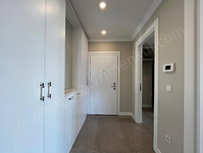 İSTANBUL KADIKÖY Suadiyede Bağdat Cd Komşu Balkonlu E.Banyolu Yeni 140M² 3+1 BOŞ