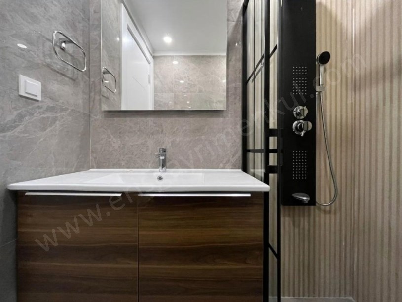 İSTANBUL KADIKÖY Suadiyede Bağdat Cd Komşu Balkonlu E.Banyolu Yeni 140M² 3+1 BOŞ