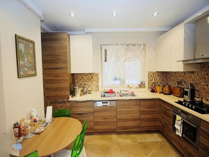 İSTANBUL KADIKÖY SATILIK SUADİYEDE 3+1 140m2 BALKONLU GENİŞ