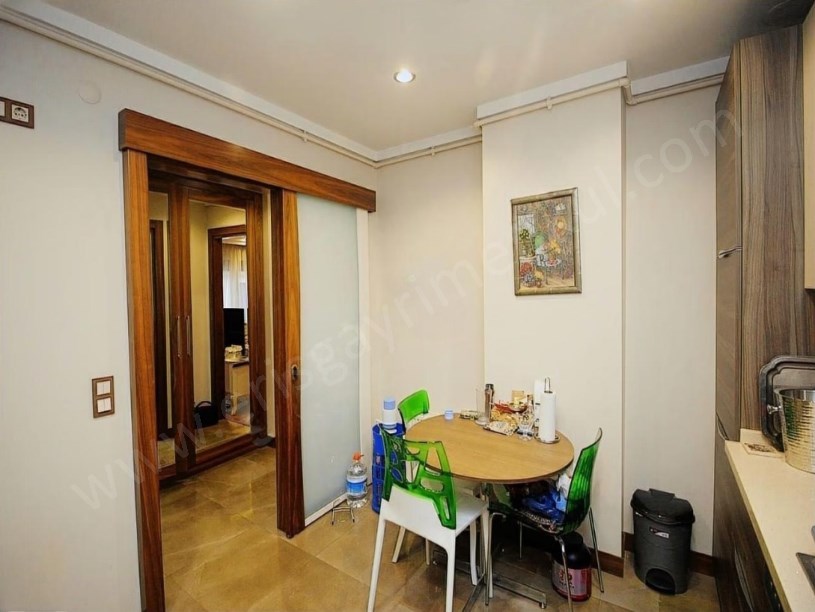 İSTANBUL KADIKÖY SATILIK SUADİYEDE 3+1 140m2 BALKONLU GENİŞ