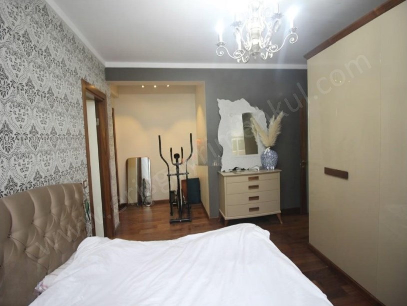 İSTANBUL KADIKÖY SATILIK SUADİYEDE 3+1 140m2 BALKONLU GENİŞ