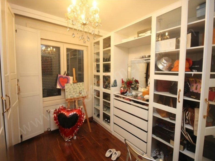 İSTANBUL KADIKÖY SATILIK SUADİYEDE 3+1 140m2 BALKONLU GENİŞ