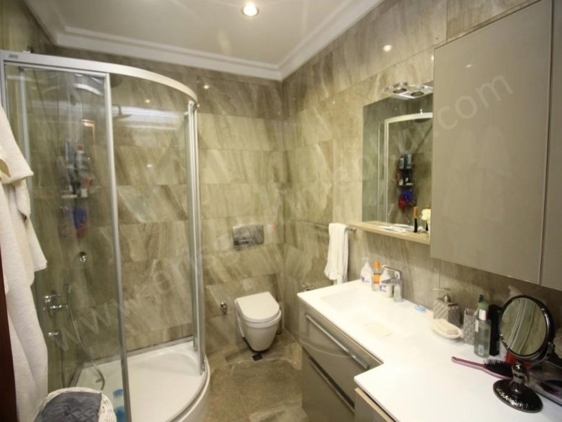 İSTANBUL KADIKÖY SATILIK SUADİYEDE 3+1 140m2 BALKONLU GENİŞ