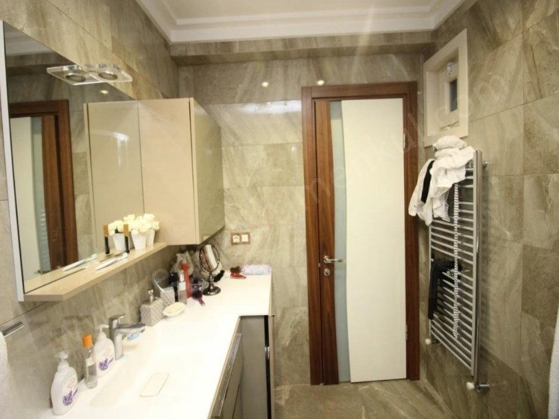 İSTANBUL KADIKÖY SATILIK SUADİYEDE 3+1 140m2 BALKONLU GENİŞ