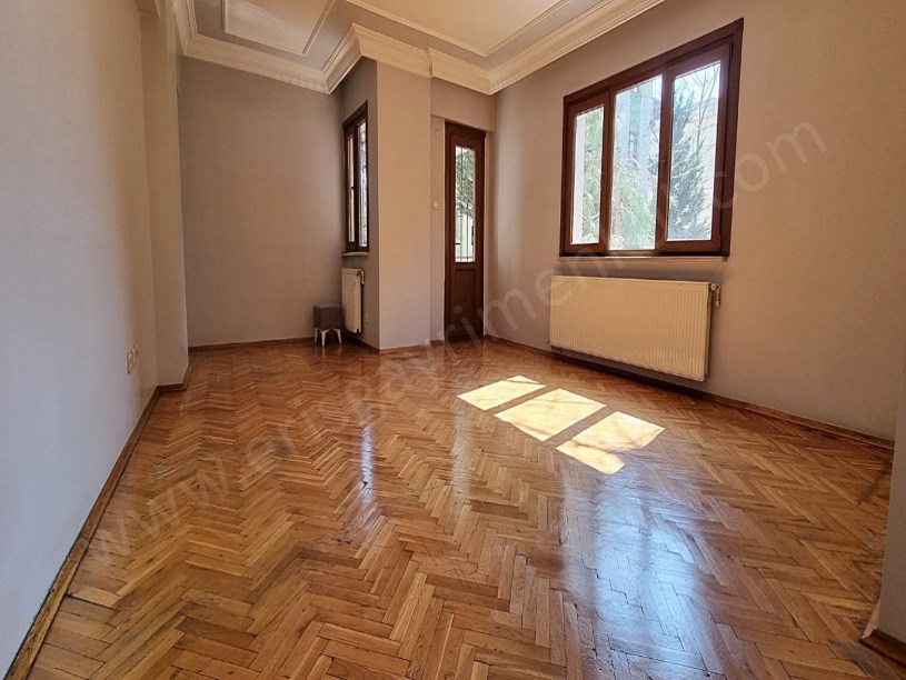 METROYA İST. YAKIN İKİ SOKAK ARASI BİNADA KOMBİLİ GENİŞ M2 3+1 DAİRE