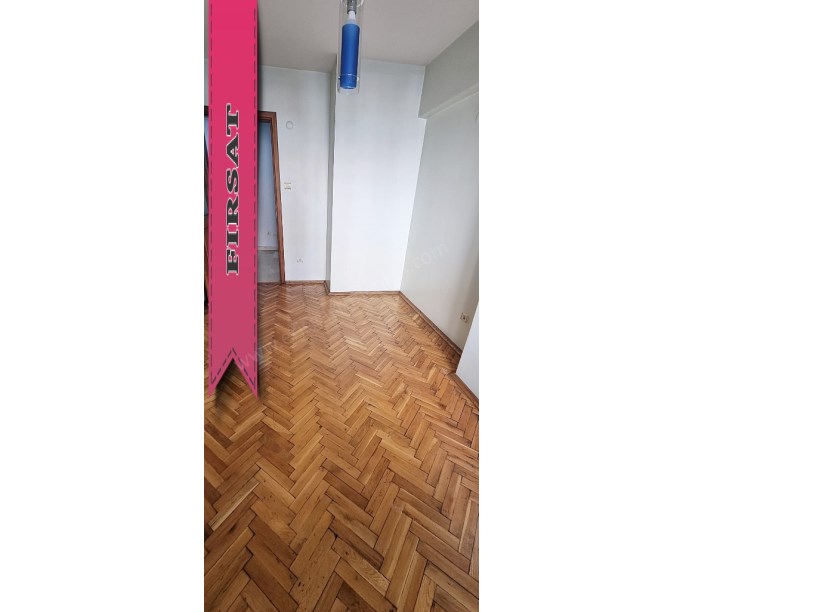 METROYA İST. YAKIN İKİ SOKAK ARASI BİNADA KOMBİLİ GENİŞ M2 3+1 DAİRE