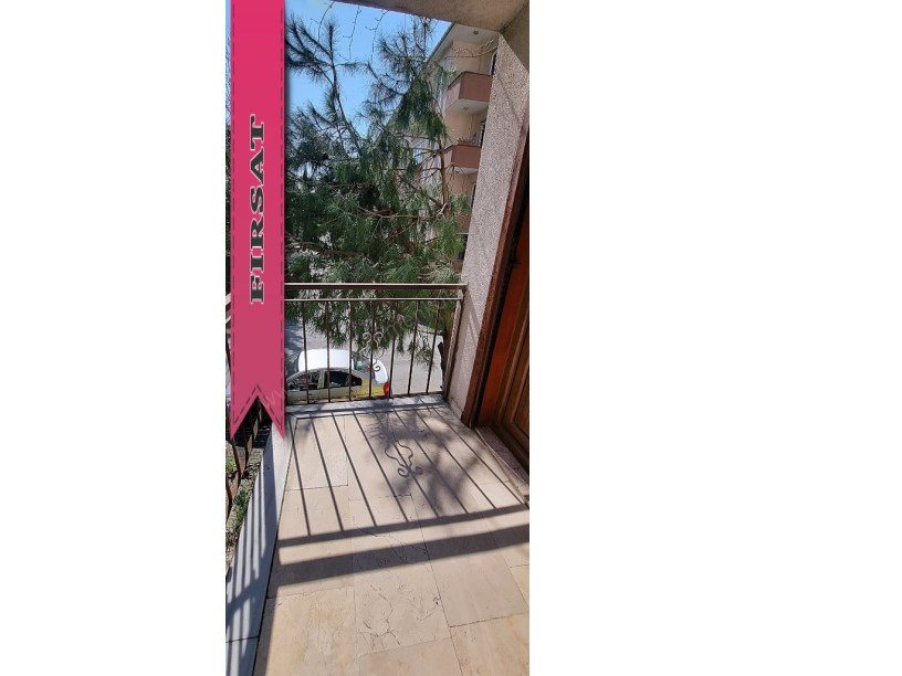 METROYA İST. YAKIN İKİ SOKAK ARASI BİNADA KOMBİLİ GENİŞ M2 3+1 DAİRE