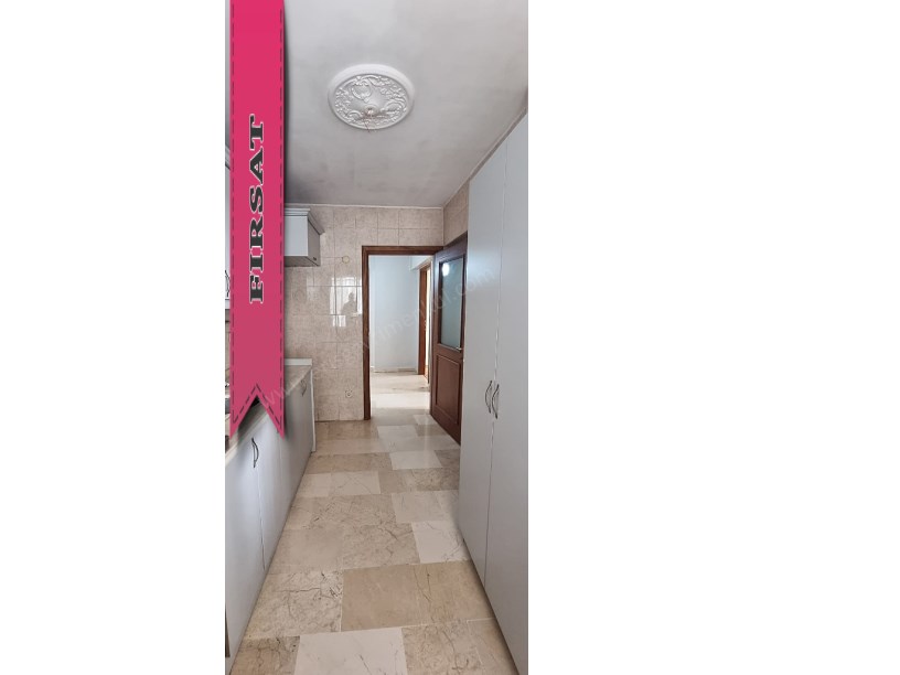 METROYA İST. YAKIN İKİ SOKAK ARASI BİNADA KOMBİLİ GENİŞ M2 3+1 DAİRE