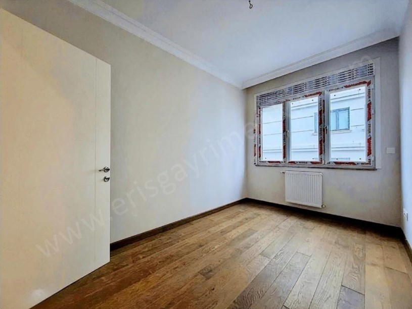 İSTANBBUL KADIKÖY Suadiye Bağdat Cad. Yakın 5 Yıllık 140 m2 3+1