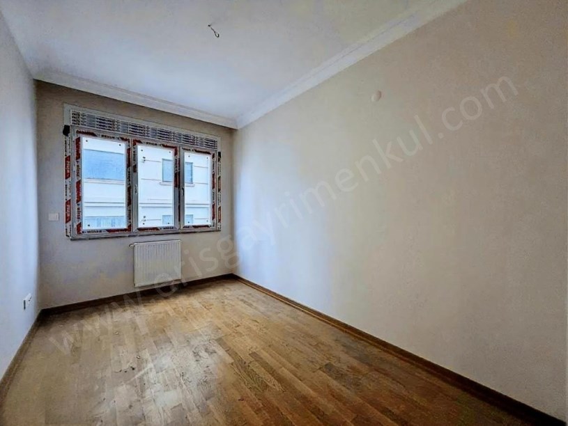 İSTANBBUL KADIKÖY Suadiye Bağdat Cad. Yakın 5 Yıllık 140 m2 3+1