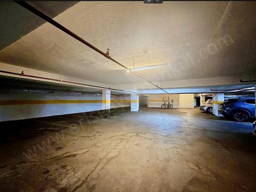 İSTANBBUL KADIKÖY Suadiye Bağdat Cad. Yakın 5 Yıllık 140 m2 3+1