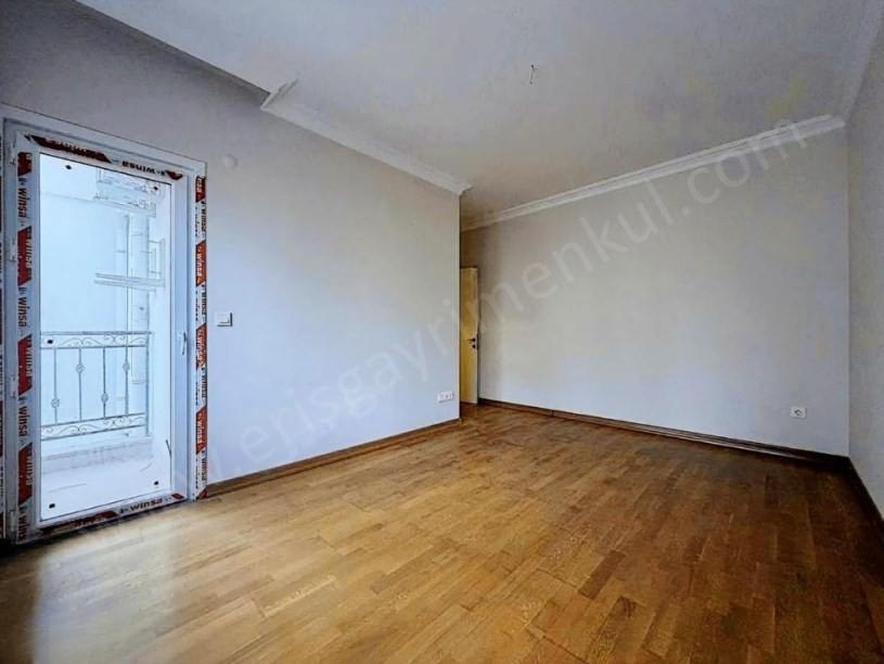 İSTANBBUL KADIKÖY Suadiye Bağdat Cad. Yakın 5 Yıllık 140 m2 3+1