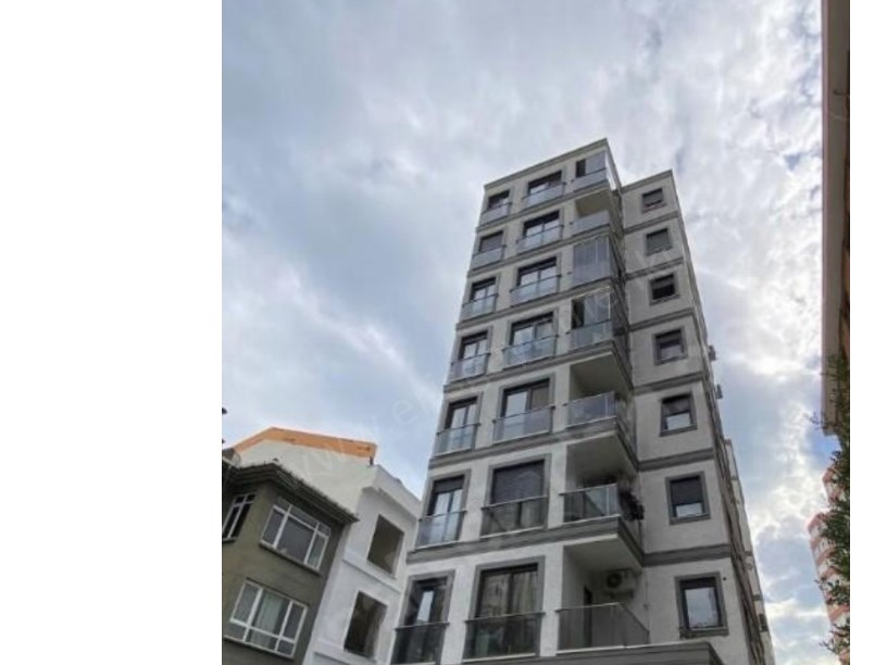 İSTANBUL KADIKÖY SUADİYE DE BALKONLU EBEVEYN BANYOLU FERAH 3+1