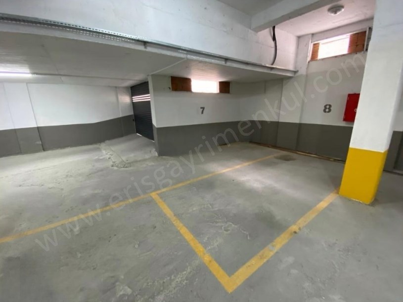 İSTANBUL KADIKÖY SUADİYE DE BALKONLU EBEVEYN BANYOLU FERAH 3+1