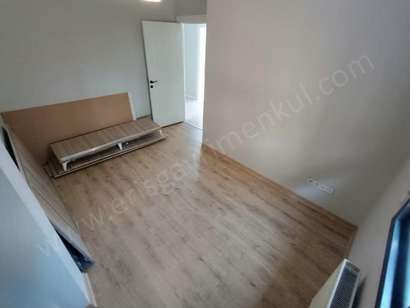 İSTANBUL KADIKÖY SUADİYE DE BALKONLU EBEVEYN BANYOLU FERAH 3+1