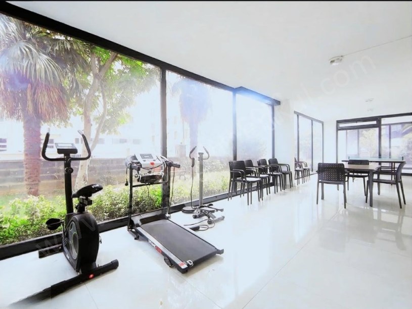 İSTANBUL KADIKÖY Suadiye Çolak İsmail Caddesinde 5.Yıllık Bina 140m2 3+1 Balkonlu