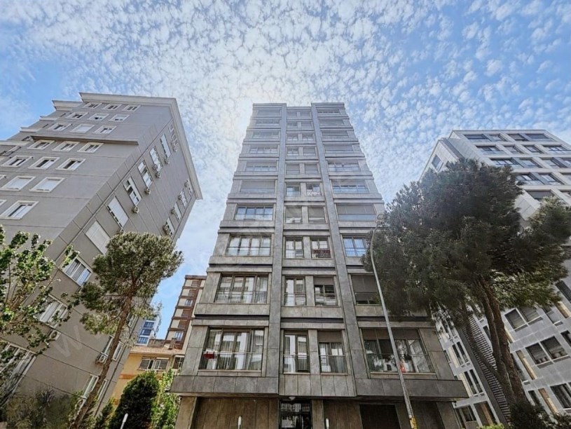 İSTANBUL KADIKÖY SUADİYEDE 3+1 NET 95M2 EBV BANYOLU FIRSAT DAİRE