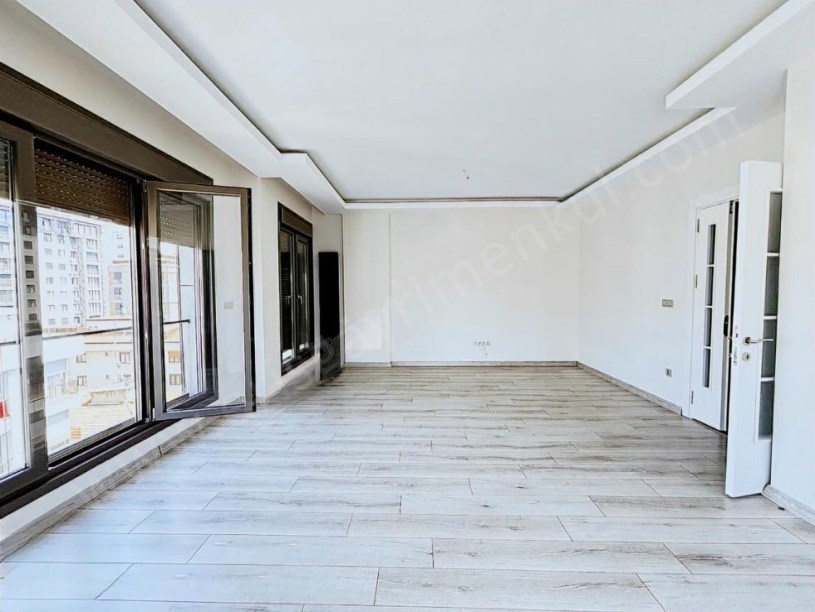 İSTANBUL KADIKÖY SUADİYEDE 3+1 NET 95M2 EBV BANYOLU FIRSAT DAİRE