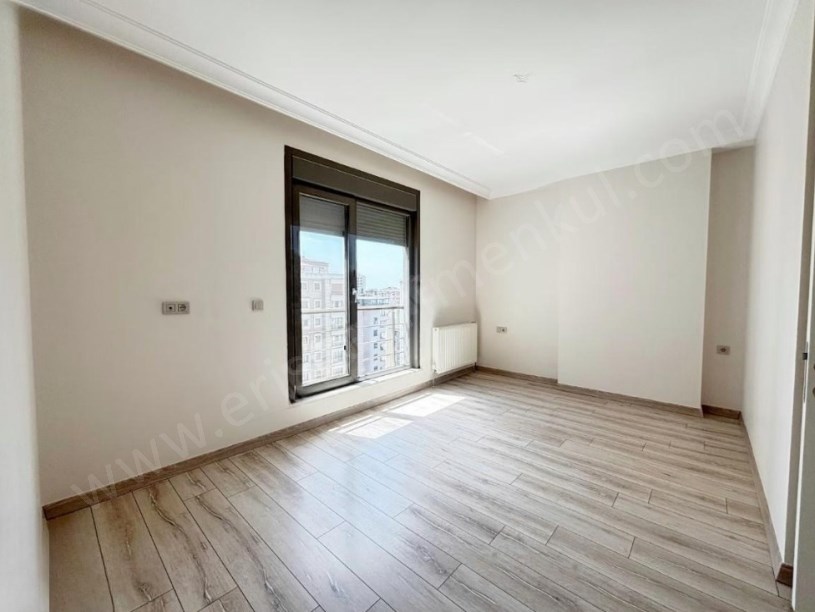 İSTANBUL KADIKÖY SUADİYEDE 3+1 NET 95M2 EBV BANYOLU FIRSAT DAİRE