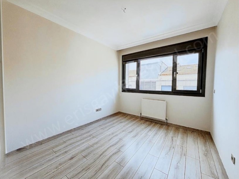 İSTANBUL KADIKÖY SUADİYEDE 3+1 NET 95M2 EBV BANYOLU FIRSAT DAİRE