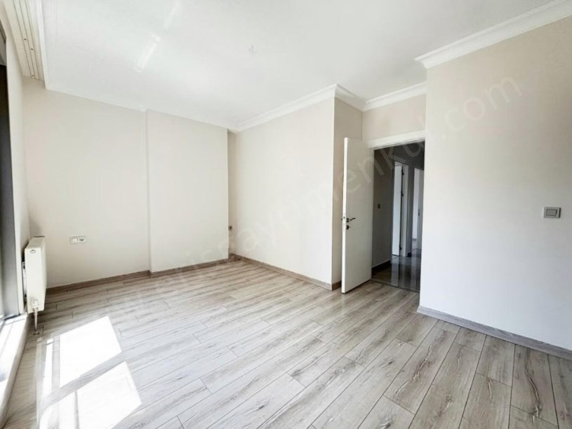 İSTANBUL KADIKÖY SUADİYEDE 3+1 NET 95M2 EBV BANYOLU FIRSAT DAİRE