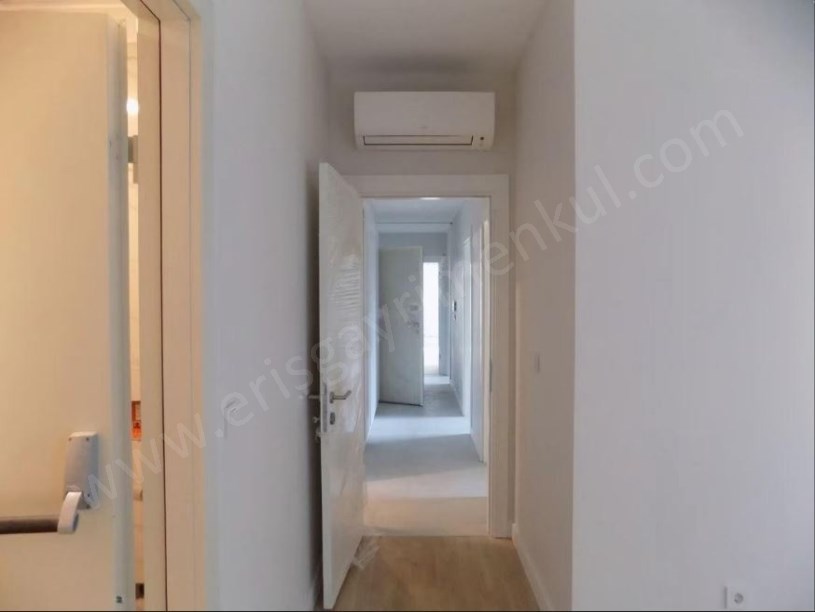 BAĞDAT CAD. YAKIN SIFIR BİNADA BALKONLU 2 BANYOLU 3+1 DAİRE CADDEBOSTAN KADIKÖY