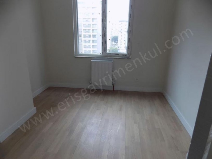 BAĞDAT CAD. YAKIN SIFIR BİNADA BALKONLU 2 BANYOLU 3+1 DAİRE CADDEBOSTAN KADIKÖY