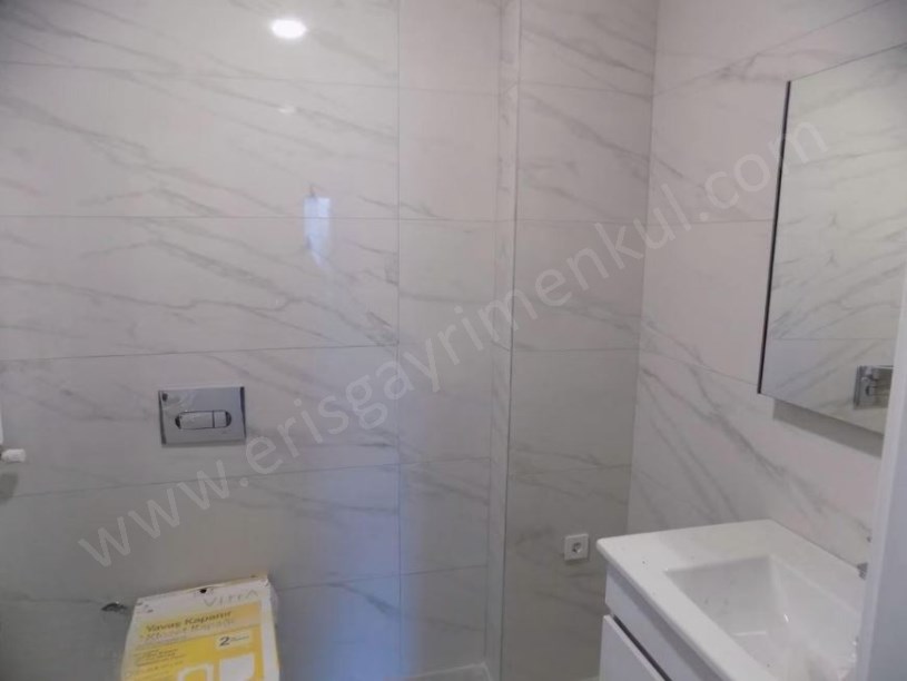BAĞDAT CAD. YAKIN SIFIR BİNADA BALKONLU 2 BANYOLU 3+1 DAİRE CADDEBOSTAN KADIKÖY