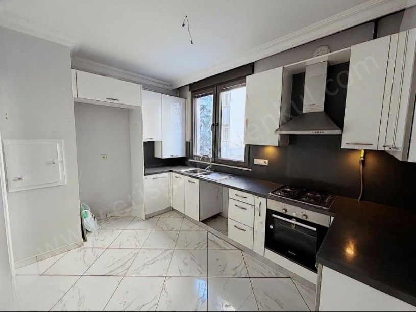 BAĞDAT CADDESİNE YAKIN 95 M2 NET KOMBİLİ 3+1 DAİRE ERENKÖY İSTANBUL