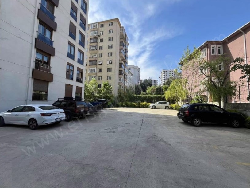 İSTANBUL KADIKÖY BOSTANCIDA YENİ BİNADA, BALKONLU 2+1 SATILIK DAİRE