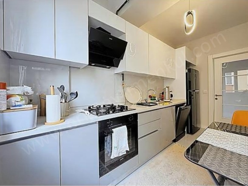 İSTANBUL KADIKÖY KOZYATAĞINDA PRESTİJLİ BİNADA KOZZY AVM YE YAKIN BALKONLU 2+1...