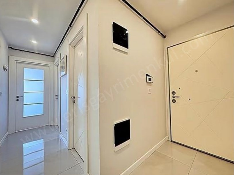 İSTANBUL KADIKÖY KOZYATAĞINDA PRESTİJLİ BİNADA KOZZY AVM YE YAKIN BALKONLU 2+1...