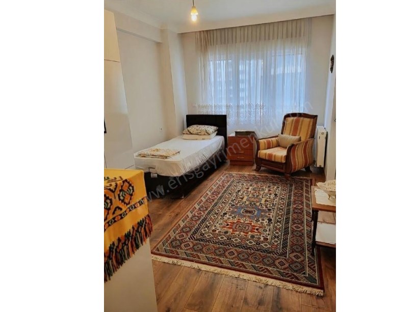 İSTANBUL KADIKÖY MERKEZİ KONUMDA, 5 YAŞINDA, FERAH 2+1, TAŞINMAYA HAZIR