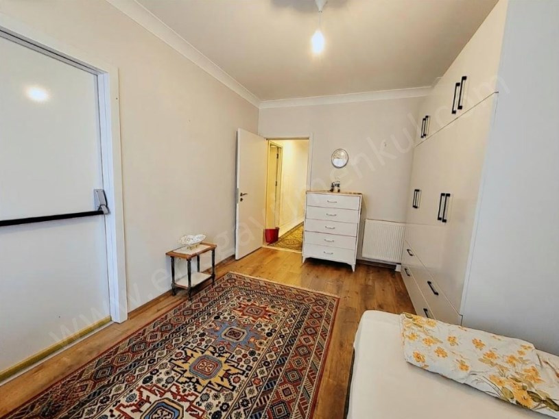 İSTANBUL KADIKÖY MERKEZİ KONUMDA, 5 YAŞINDA, FERAH 2+1, TAŞINMAYA HAZIR