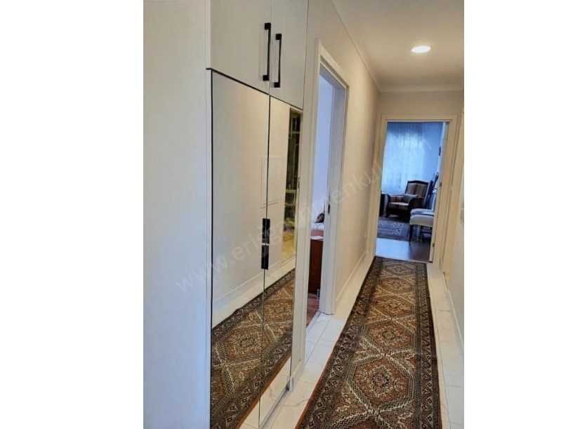 İSTANBUL KADIKÖY MERKEZİ KONUMDA, 5 YAŞINDA, FERAH 2+1, TAŞINMAYA HAZIR