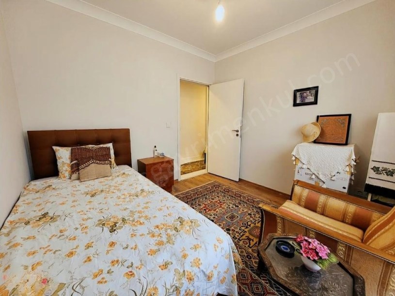 İSTANBUL KADIKÖY MERKEZİ KONUMDA, 5 YAŞINDA, FERAH 2+1, TAŞINMAYA HAZIR