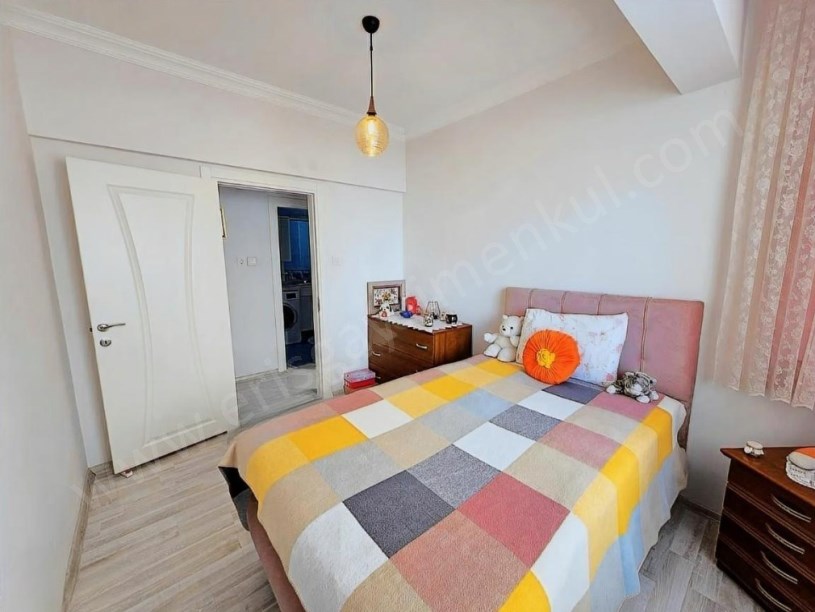 İSTANBUL KADIKÖY ERENKÖY MİNİBÜS YOLUNA 2. BİNADA BAKIMLI 3+1 SATILIK BOŞ DAİRE