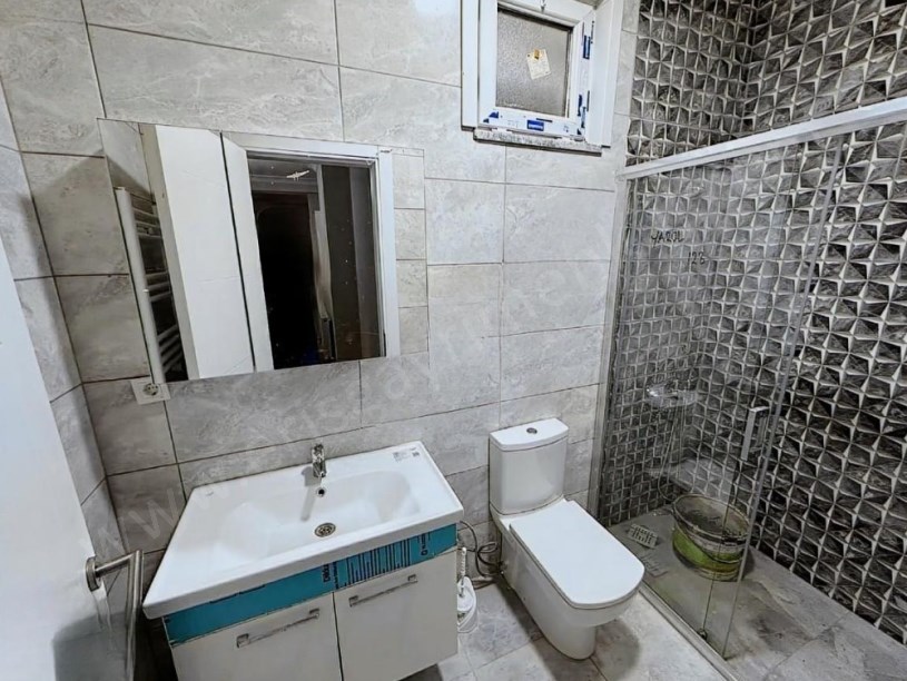 KOZYATAĞI ŞIK BİNADA KOZZYYE ÇOK YAKIN SIFIR FIRSAT BOŞ (2+1) IRSAT DAİRE