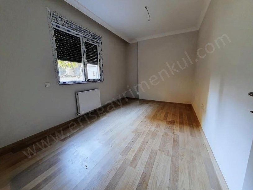 KOZYATAĞI ŞIK BİNADA KOZZYYE ÇOK YAKIN SIFIR FIRSAT BOŞ (2+1) IRSAT DAİRE