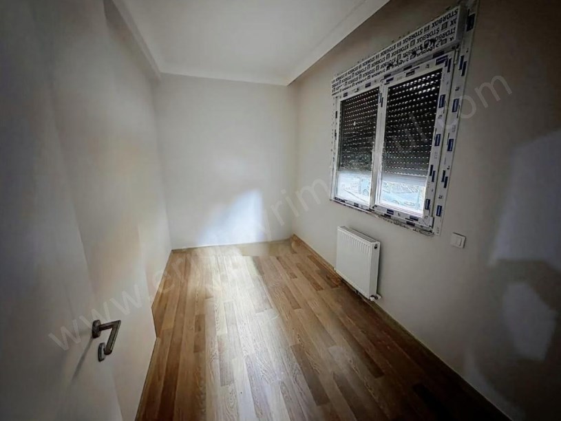 KOZYATAĞI ŞIK BİNADA KOZZYYE ÇOK YAKIN SIFIR FIRSAT BOŞ (2+1) IRSAT DAİRE