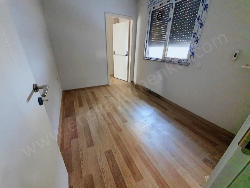 KOZYATAĞI ŞIK BİNADA KOZZYYE ÇOK YAKIN SIFIR FIRSAT BOŞ (2+1) IRSAT DAİRE