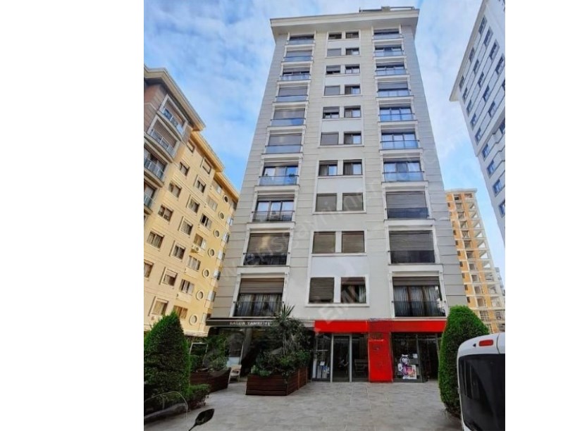 İSTANBUL KADIKÖY GÖZTEPE  SATILIK 130M2 3+1 ÇEVİK EMLAKTAN