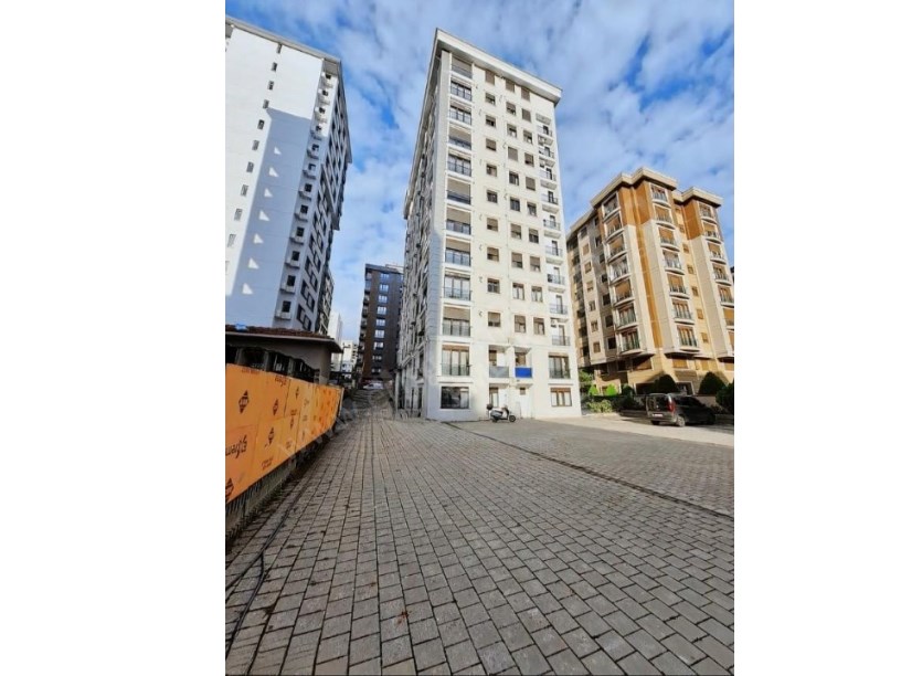 İSTANBUL KADIKÖY GÖZTEPE  SATILIK 130M2 3+1 ÇEVİK EMLAKTAN