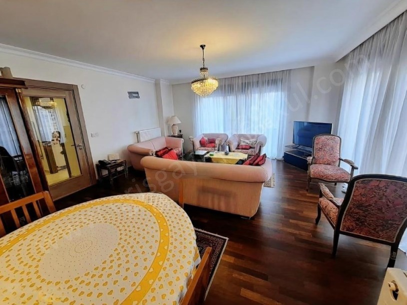 İSTANBUL KADIKÖY GÖZTEPE  SATILIK 130M2 3+1 ÇEVİK EMLAKTAN