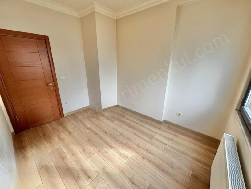 İSTANBUL KADIKÖY ERENKÖY DE ALTERNATİFSİZ MARMARAYA YAKIN 135M2 3+1 YENİ BOŞ