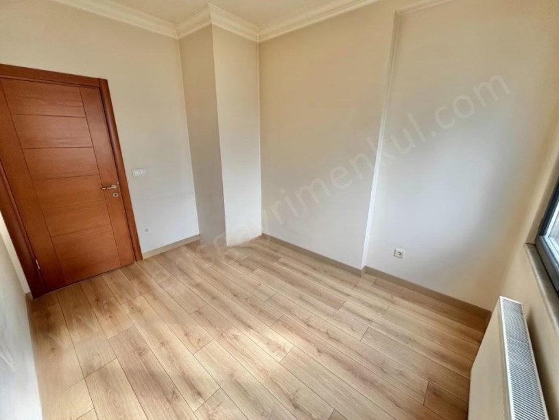 İSTANBUL KADIKÖY ERENKÖY DE ALTERNATİFSİZ MARMARAYA YAKIN 135M2 3+1 YENİ BOŞ