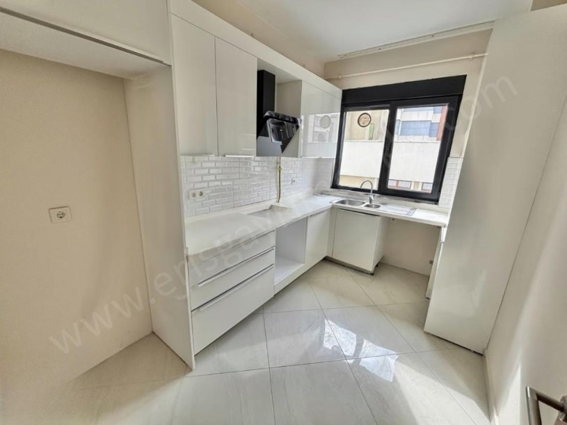 İSTANBUL KADIKÖY ERENKÖY DE ALTERNATİFSİZ MARMARAYA YAKIN 135M2 3+1 YENİ BOŞ