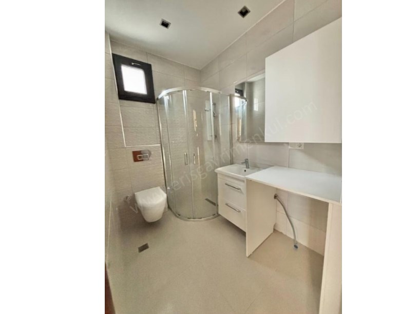 İSTANBUL KADIKÖY ERENKÖY DE ALTERNATİFSİZ MARMARAYA YAKIN 135M2 3+1 YENİ BOŞ